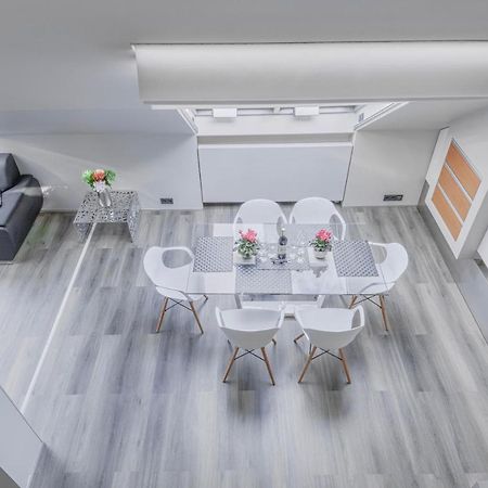 Luxury Apartment In Centre Praag Buitenkant foto
