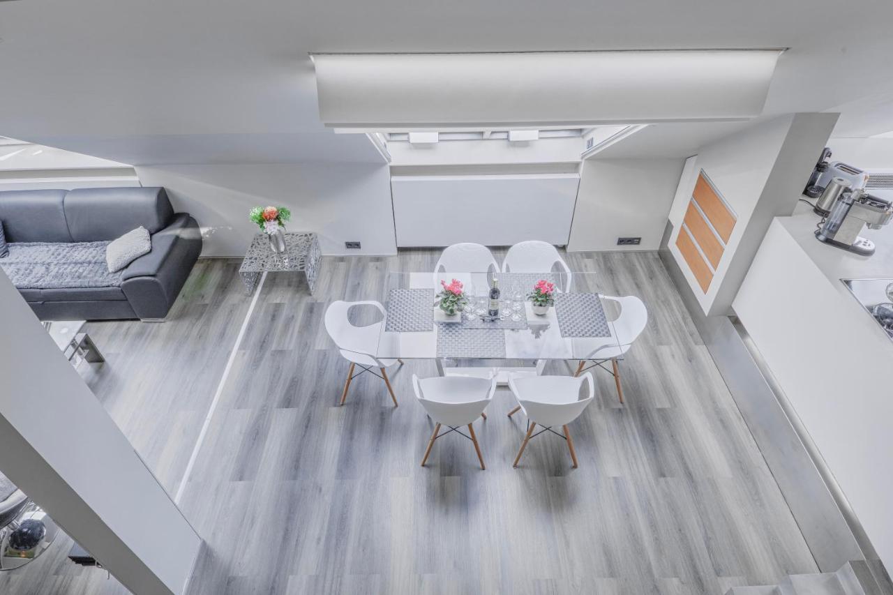 Luxury Apartment In Centre Praag Buitenkant foto