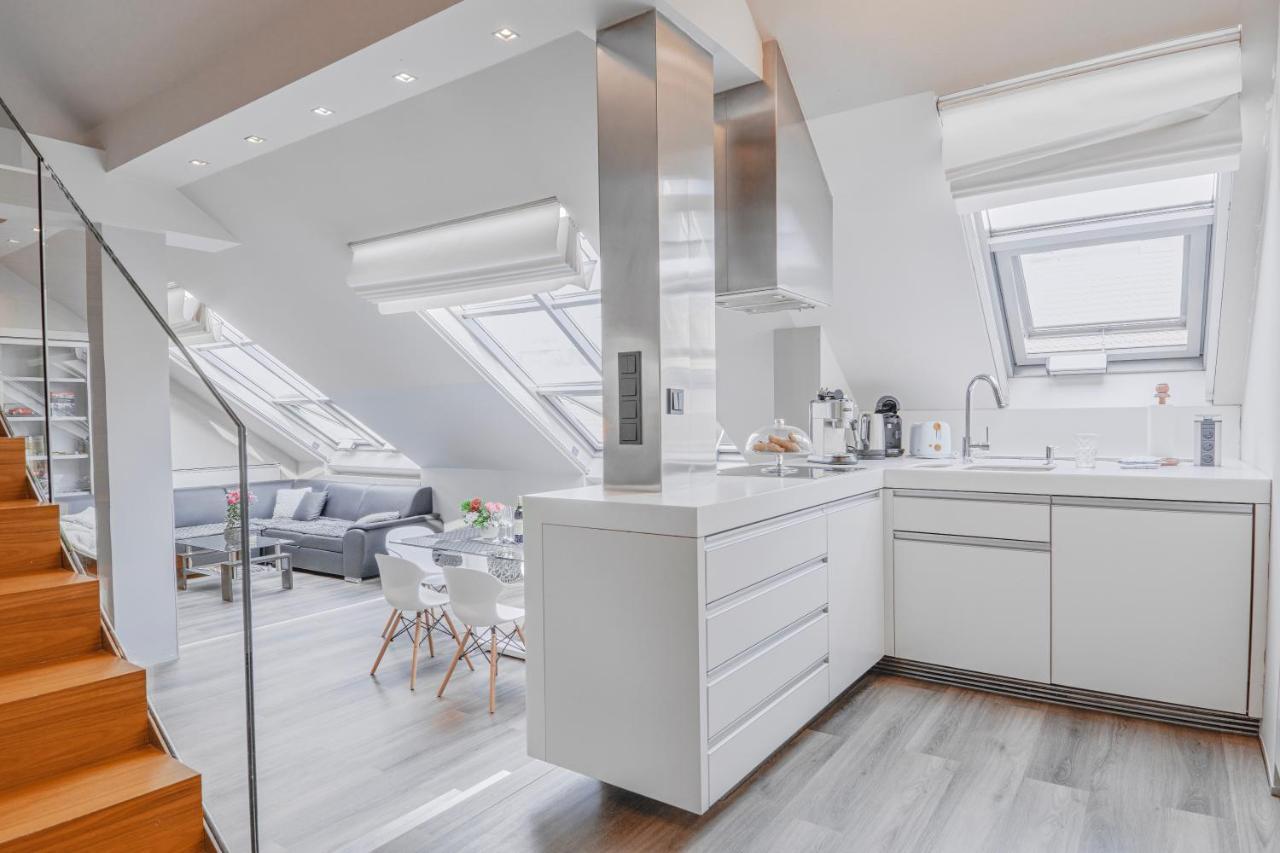 Luxury Apartment In Centre Praag Buitenkant foto