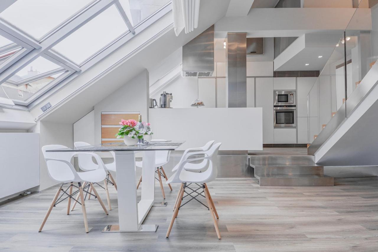 Luxury Apartment In Centre Praag Buitenkant foto