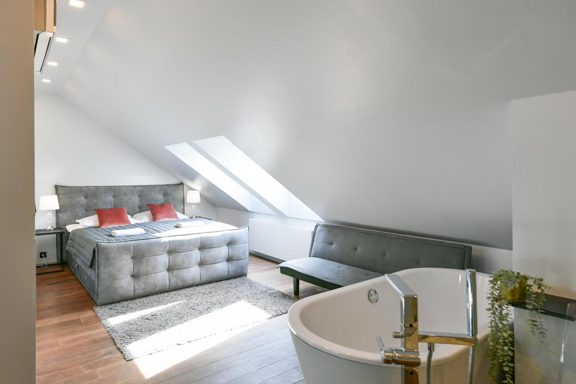 Luxury Apartment In Centre Praag Buitenkant foto
